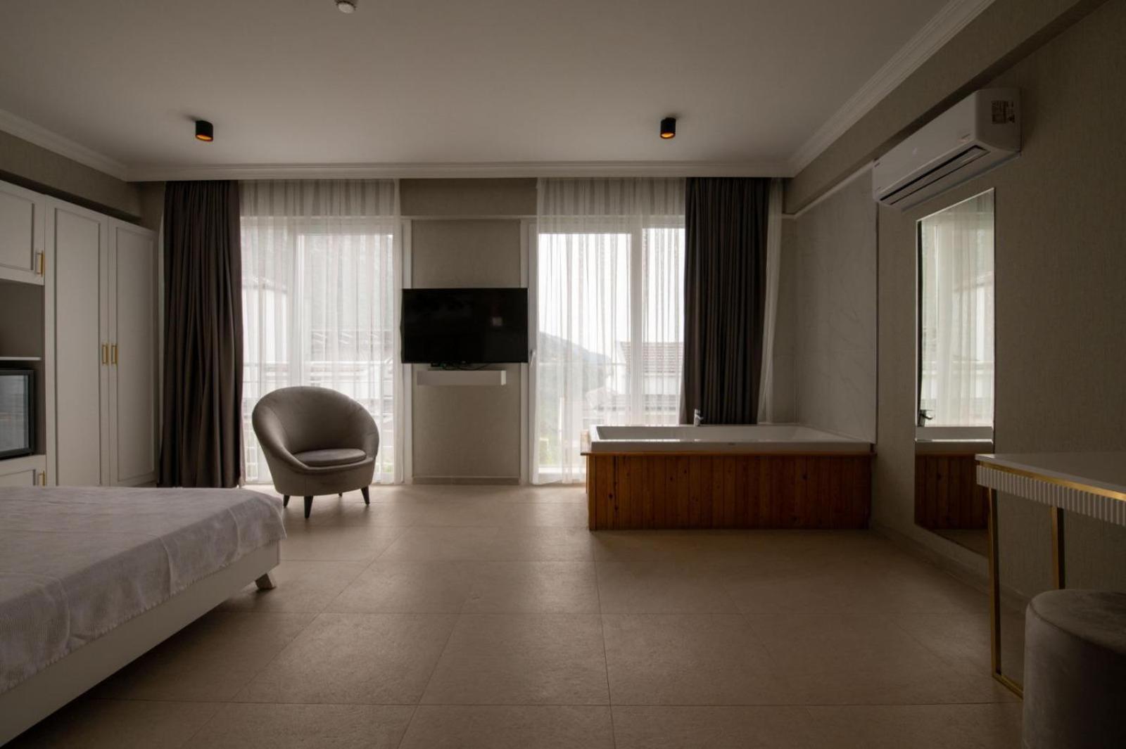 Ramada By Wyndham Fethiye Oludeniz Adult Only Hotel Екстериор снимка