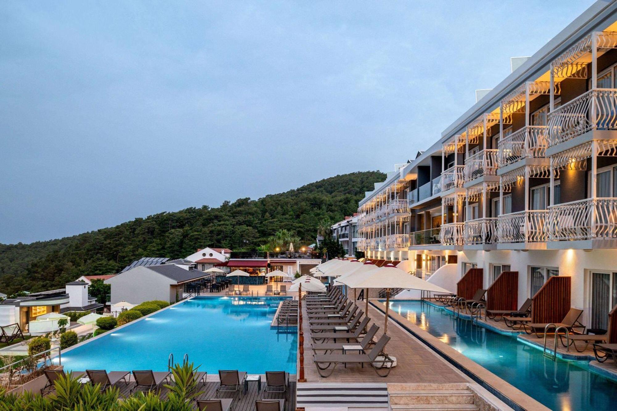 Ramada By Wyndham Fethiye Oludeniz Adult Only Hotel Екстериор снимка