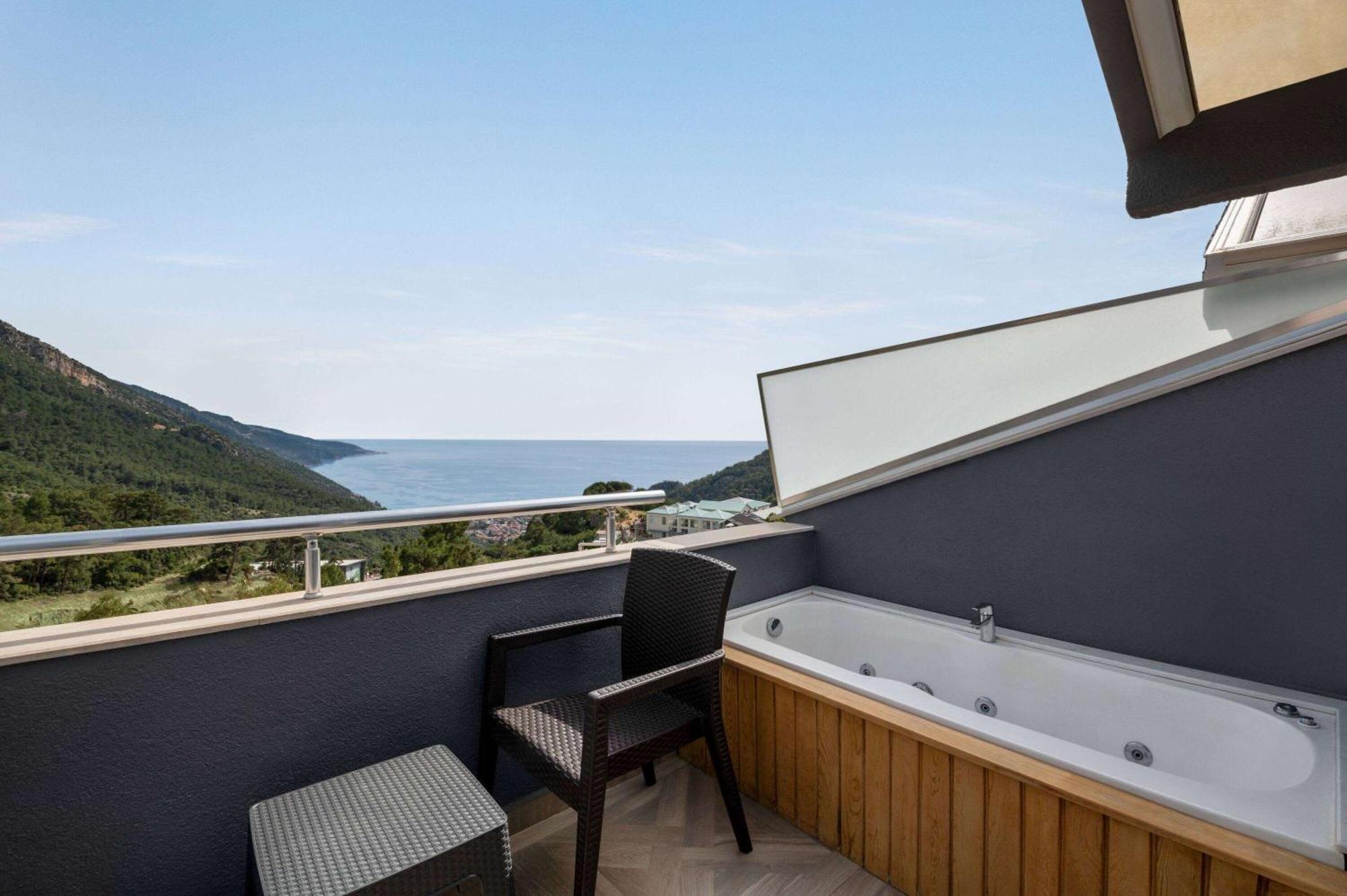 Ramada By Wyndham Fethiye Oludeniz Adult Only Hotel Екстериор снимка