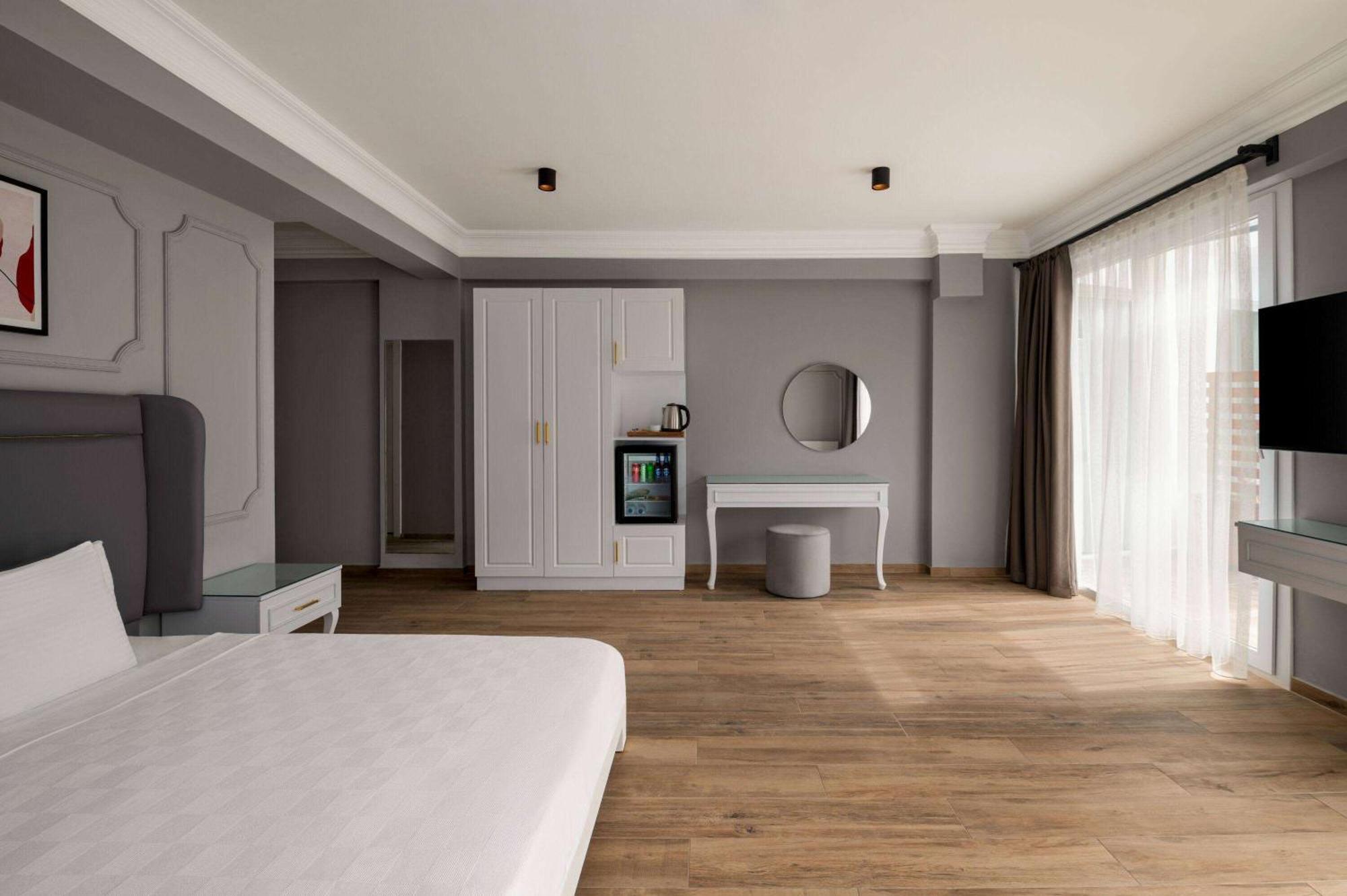 Ramada By Wyndham Fethiye Oludeniz Adult Only Hotel Екстериор снимка